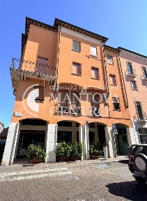 Mantova, Centro, via giulio romano