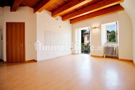 Montano Lucino, Via Roma, 31