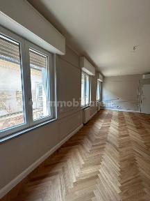 Mantova, Centro, Via Guglielmo Oberdan, 1