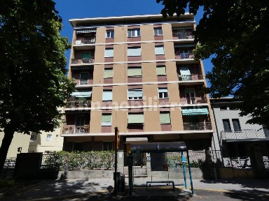 Mantova, Due Pini - Te Brunetti, Viale Montello