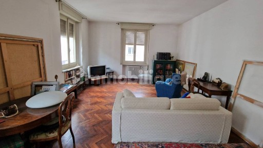 Quadrilocale da ristrutturare, quarto piano, Centro, Mantova