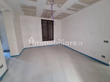 Trilocale ottimo stato, secondo piano, Centro, Mantova