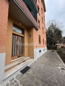Quadrilocale buono stato, piano rialzato, Santa Viola, Bologna