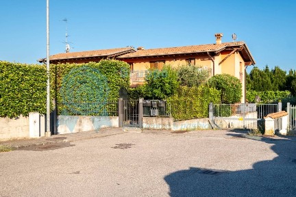 Trilocale via della Valle 34, Solferino