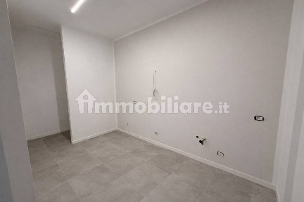 Trilocale nuovo, piano terra, Centro, Poggio Rusco