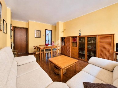 Trilocale piazza Garibaldi Giuseppe 5, Albavilla