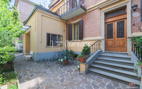 Appartamento buono stato, primo piano, Saragozza fuori Porta, Bologna