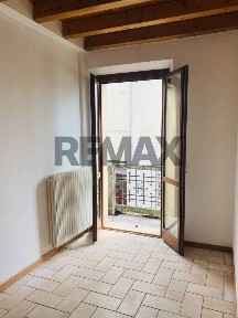 Trilocale ottimo stato, primo piano, Centro, Volta Mantovana