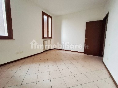 Trilocale via Bassa, Centro, Villimpenta