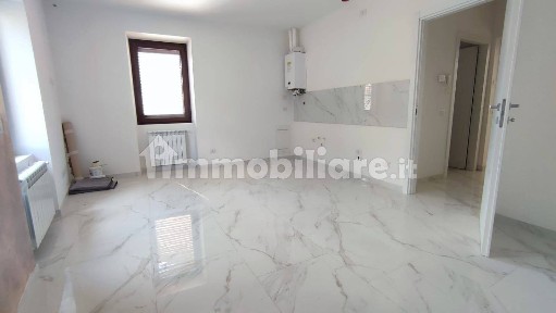 Bilocale via per Gattedo, Centro, Carugo