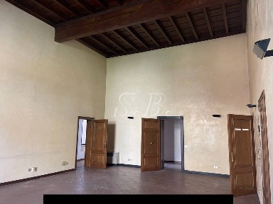 Appartamento da ristrutturare, primo piano, Centro, Mantova