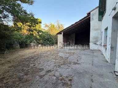 Quistello, via carossa