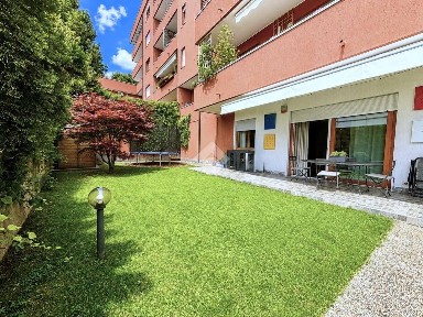 Trilocale via Umberto Maddalena 16, Centro, Cantù