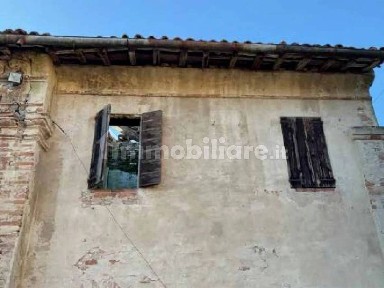 Suzzara, Strada Carobio 8/, 1
