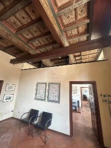 Quadrilocale piano rialzato, Centro, Mantova
