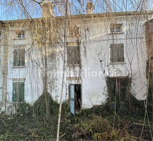Rustico - casale all'asta via L. Galvani 54, Sermide e Felonica