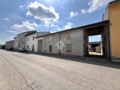 Casa colonica via Trento 90, Centro, Acquanegra sul Chiese