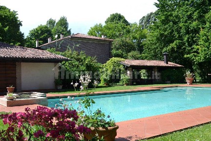 Casale via Rodoni, Centro, Roncoferraro