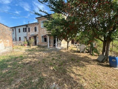 Roncoferraro, Via Randaccio, 97