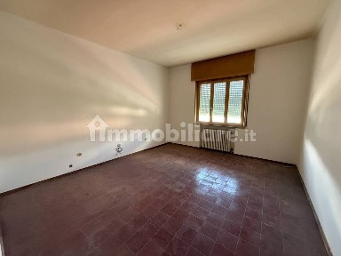 Appartamento buono stato, primo piano, Centro, Poggio Rusco