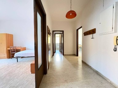 Trilocale via di Corticella 5, Bolognina, Bologna