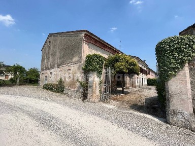Ceresara, Via Villa Belgiardino, 41