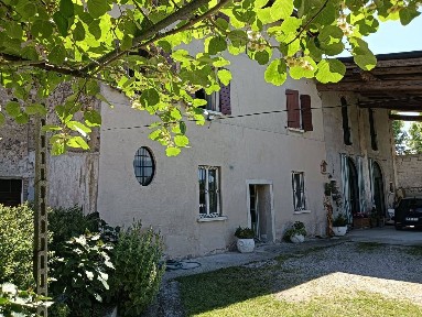 Monzambano, Strada Sale, 15
