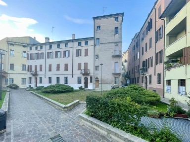 Trilocale buono stato, secondo piano, Centro, Mantova