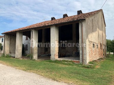 Curtatone, Via Chiarella Senga