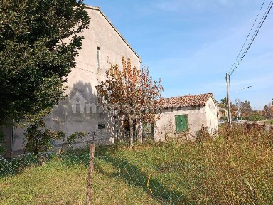 Suzzara, via Perticate Don Lino Villani, 23