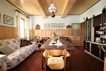 Cascina 375 m², Pegognaga