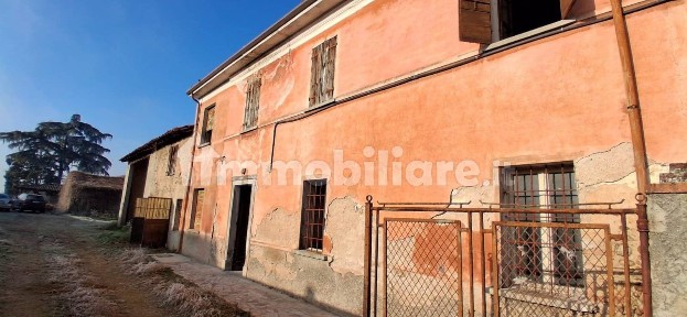 Casale Località Borgo Bassa, La Bassa, Roverbella