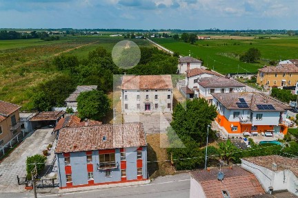 Rustico, da ristrutturare, 340 m², San Benedetto Po