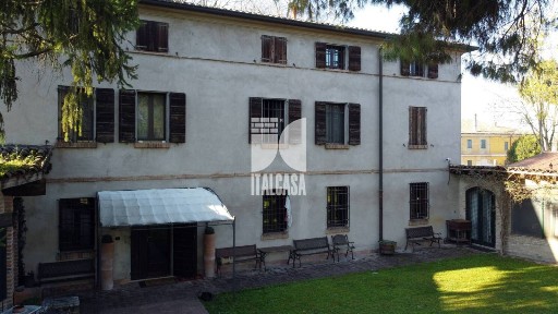 Casale, buono stato, 518 m², Centro, Roncoferraro