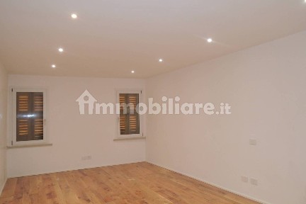 Bilocale via Principe Amedeo di Savoia, Centro, Mantova
