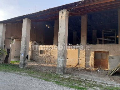 Rustico, da ristrutturare, 454 m², Marengo, Marmirolo