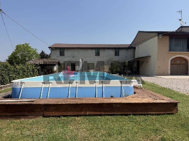 Rustico, da ristrutturare, 300 m², Gozzolina, Castiglione delle Stiviere
