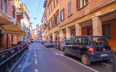 Bologna, Irnerio, Via Mascarella