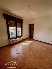 Appartamento buono stato, secondo piano, Centro, Suzzara