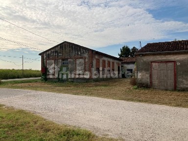 Curtatone, Via Chiarella Senga