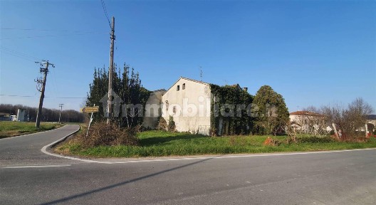 Rustico, da ristrutturare, 2870 m², Pegognaga