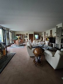 Rustico, ottimo stato, 450 m², Centro, Ostiglia