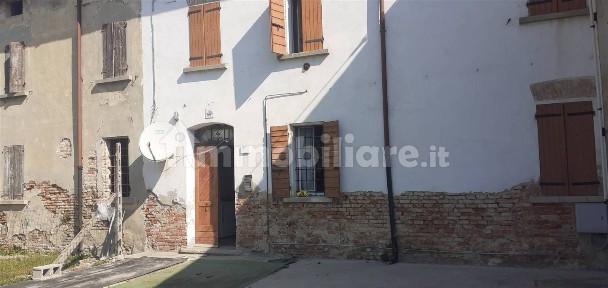 Casa colonica, buono stato, 501 m², Sermide e Felonica