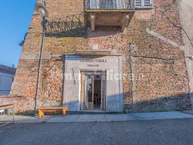 Locale commerciale in Vendita