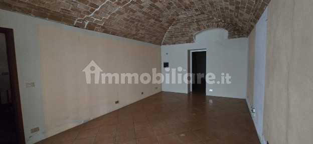 Locale commerciale in Vendita
