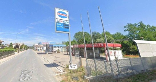 Locale commerciale in Vendita