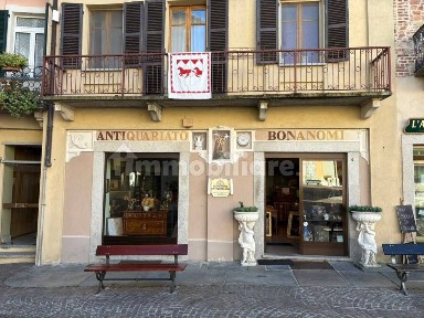 Moncalvo, Piazza Giuseppe Garibaldi, 3