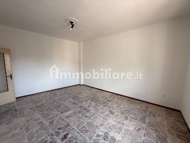 Bilocale buono stato, primo piano, Centro, Poggio Rusco
