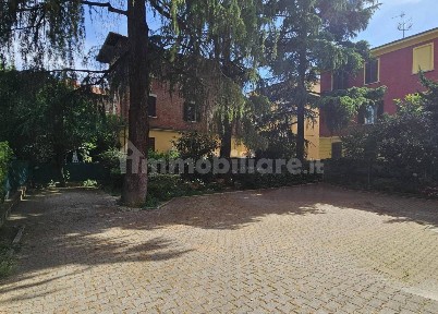 Bologna, Mazzini - Fossolo, via Emilia Levante, 158