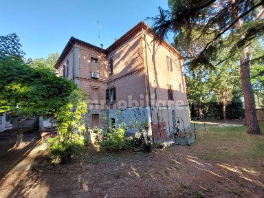 Quadrilocale via Carlo Goldoni 11, Viale Dante, Osservanza, Imola